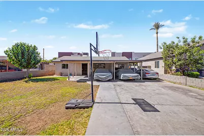 3915 E Cheery Lynn Road, Phoenix, AZ 85018 - Photo 1
