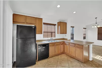 1662 S Martingale Road, Gilbert, AZ 85295 - Photo 10