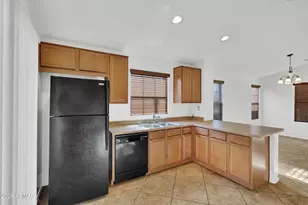 1662 S Martingale Rd, Gilbert, AZ 85295 - Photo 10