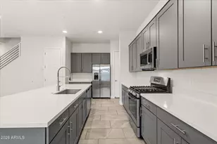 1949 W Kinfield Trail, Phoenix, AZ 85085 - Photo 8