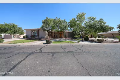 925 E Valencia Drive, Phoenix, AZ 85042 - Photo 2