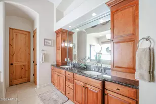 925 E Valencia Dr, Phoenix, AZ 85042 - Photo 38