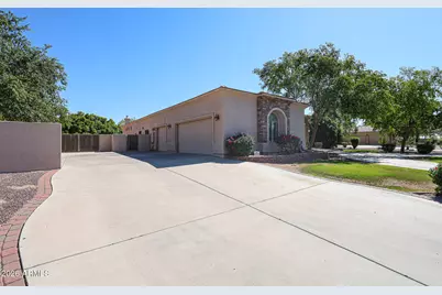 925 E Valencia Drive, Phoenix, AZ 85042 - Photo 4
