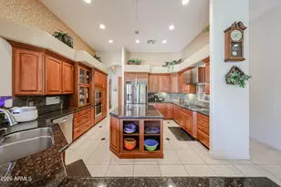925 E Valencia Dr, Phoenix, AZ 85042 - Photo 16