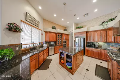 925 E Valencia Drive, Phoenix, AZ 85042 - Photo 12