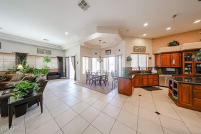 925 E Valencia Drive, Phoenix, AZ 85042 - Photo 18