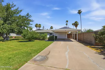 1321 E Earll Dr Drive, Phoenix, AZ 85014 - Photo 2