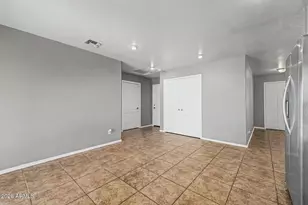 11207 W Hopi St, Avondale, AZ 85323 - Photo 10