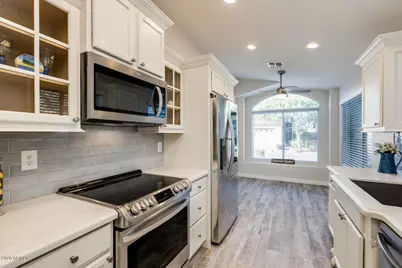 15703 N 33rd Place, Phoenix, AZ 85032 - Photo 12