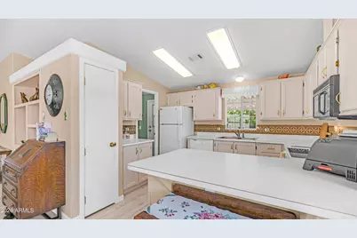 2400 E Baseline Avenue #197, Apache Junction, AZ 85119 - Photo 14