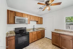 1010 E Chipman Rd, Phoenix, AZ 85040 - Photo 12