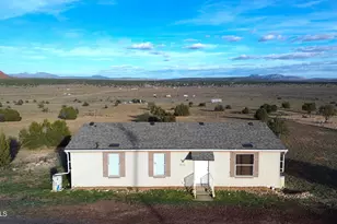 54125 N Mariposa Ln, Seligman, AZ 86337 - Photo 2
