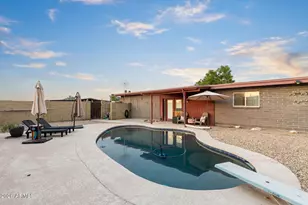 11030 N 33rd Pl, Phoenix, AZ 85028 - Photo 1