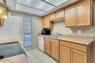3119 W Cochise Drive #136, Phoenix, AZ 85051 - Photo 10
