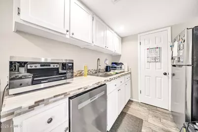 8121 N 32nd Drive, Phoenix, AZ 85051 - Photo 10