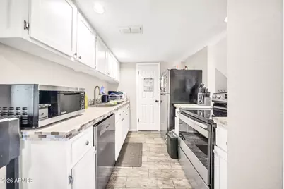 8121 N 32nd Drive, Phoenix, AZ 85051 - Photo 12
