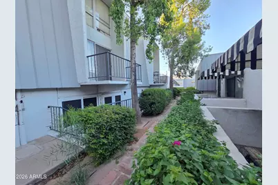 3416 N 44th Street #18, Phoenix, AZ 85018 - Photo 4