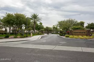 16013 N 21st Ln, Phoenix, AZ 85023 - Photo 2