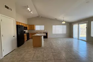 7039 S 19th St, Phoenix, AZ 85042 - Photo 4