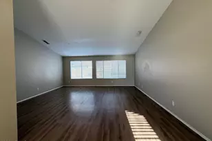 7039 S 19th St, Phoenix, AZ 85042 - Photo 2