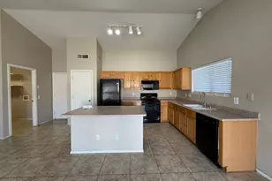7039 S 19th St, Phoenix, AZ 85042 - Photo 6
