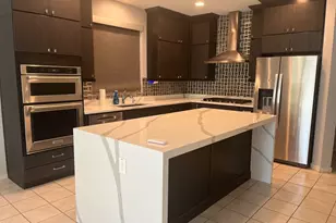 22047 N 28th Pl, Phoenix, AZ 85050 - Photo 2