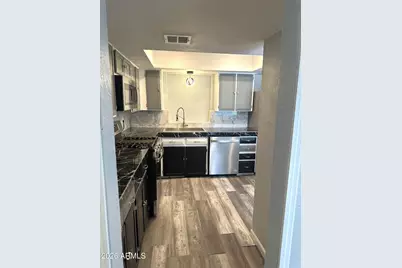 216 E Carol Avenue, Phoenix, AZ 85020 - Photo 8