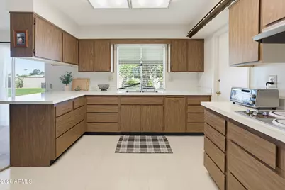 15630 N Lakeforest Drive, Sun City, AZ 85351 - Photo 8