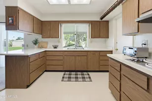 15630 N Lakeforest Dr, Sun City, AZ 85351 - Photo 8
