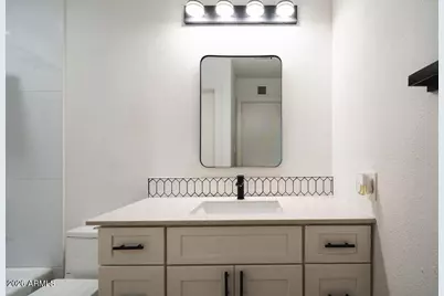 5712 N 68th Drive, Glendale, AZ 85303 - Photo 8
