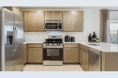 9629 W Fairmount Avenue, Phoenix, AZ 85037 - Photo 4