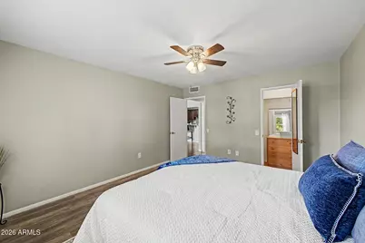 10042 W Hawthorn Drive, Sun City, AZ 85351 - Photo 16
