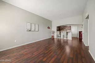 10042 W Hawthorn Dr, Sun City, AZ 85351 - Photo 4