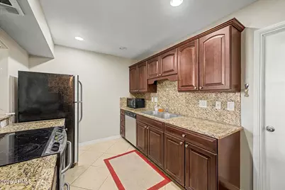 10042 W Hawthorn Drive, Sun City, AZ 85351 - Photo 8