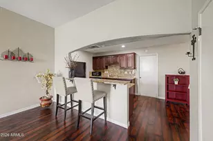 10042 W Hawthorn Dr, Sun City, AZ 85351 - Photo 6