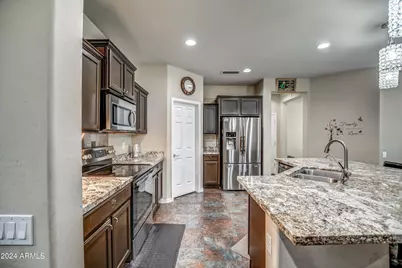 2015 W Davis Road, Phoenix, AZ 85023 - Photo 18
