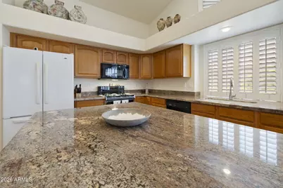 12435 W Monte Vista Road, Avondale, AZ 85392 - Photo 2