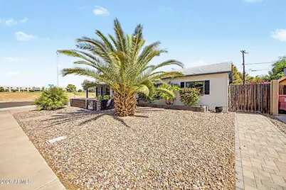 7753 E Earll Drive, Scottsdale, AZ 85251 - Photo 1