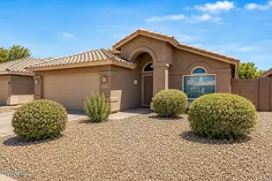4731 E South Fork Dr, Phoenix, AZ 85044 - Photo 2