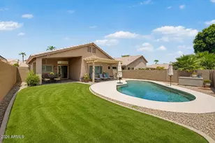 4731 E South Fork Dr, Phoenix, AZ 85044 - Photo 10