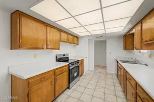 10608 W El Capitan Cir, Sun City, AZ 85351 - Photo 10