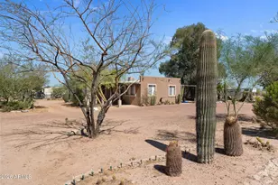 50702 W Hector Rd, Aguila, AZ 85320 - Photo 14