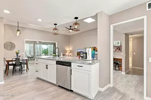 10333 W Highwood Ln, Sun City, AZ 85373 - Photo 2