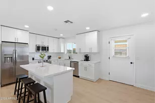 728 N Pine St, Gilbert, AZ 85233 - Photo 8