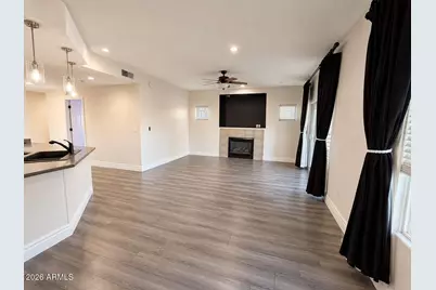 7401 W Arrowhead Clubhouse Drive #2010, Glendale, AZ 85308 - Photo 4
