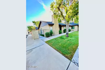 32 W Loma Vista Drive #102, Tempe, AZ 85282 - Photo 2