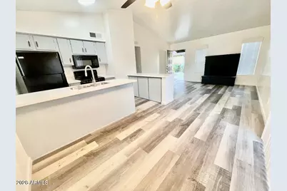 32 W Loma Vista Drive #102, Tempe, AZ 85282 - Photo 4