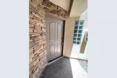 3235 E Camelback Road #114, Phoenix, AZ 85018 - Photo 2