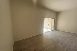 10936 W Coggins Dr, Sun City, AZ 85351 - Photo 12