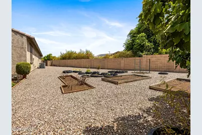 18053 W Montecito Avenue, Goodyear, AZ 85395 - Photo 46